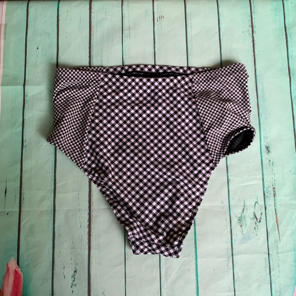 NWOT🍓 retro gingham check ruffle bikini set - Picture 5 of 5